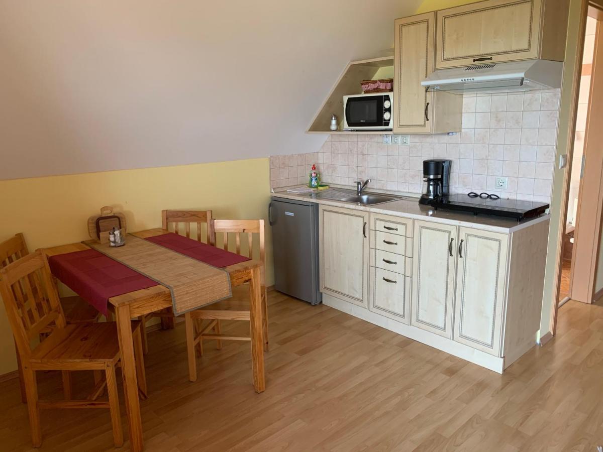 Holidaysport Haus Balatongyörök Eksteriør bilde